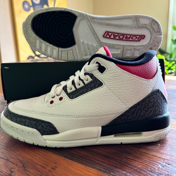 Air Jordan 3 Retro Denim SE 'Fire Red' CZ6634-100. Size 6 youth - 7 women’s - Picture 4 of 9